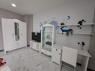 Casa adosada en venta de 4 habitaciones en Phra Khanong, Bangkok