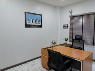 Casa adosada en venta de 4 habitaciones en Phra Khanong, Bangkok