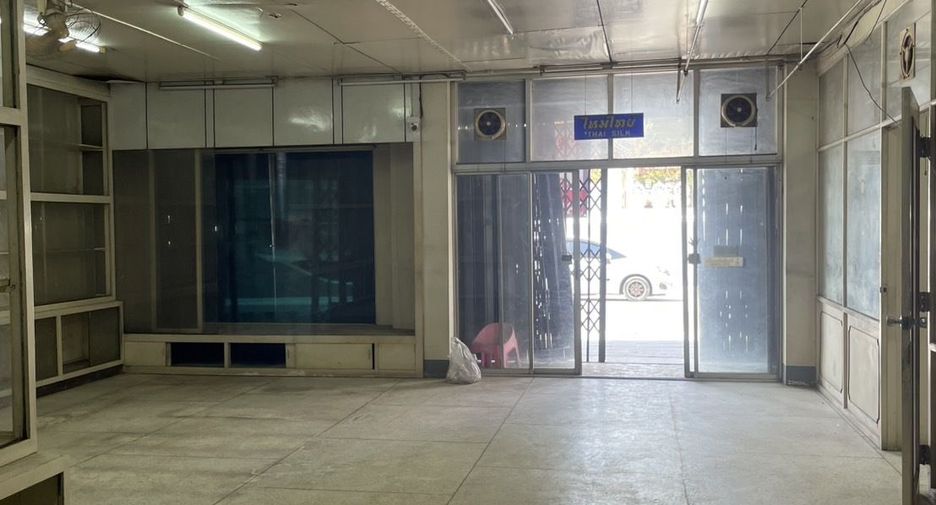 For sale and for rent 4 bedrooms retail Space in Mueang Chiang Mai, Chiang Mai