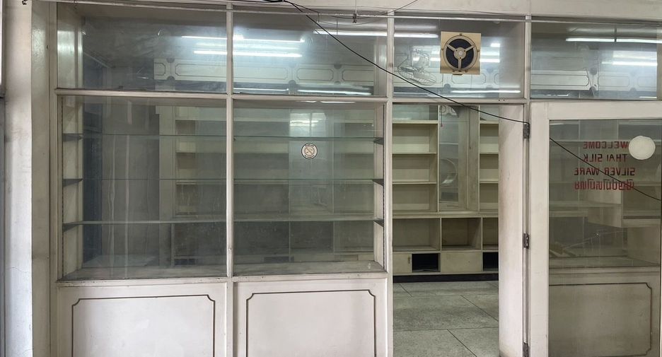 For sale and for rent 4 bedrooms retail Space in Mueang Chiang Mai, Chiang Mai