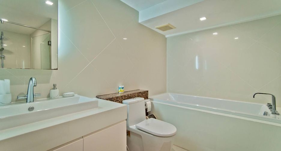 For sale 3 bedrooms condo in Bang Lamung, Chonburi