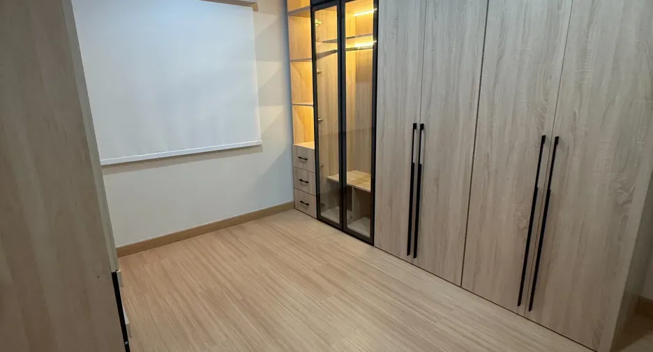 For rent 5 bedrooms house in Saraphi, Chiang Mai