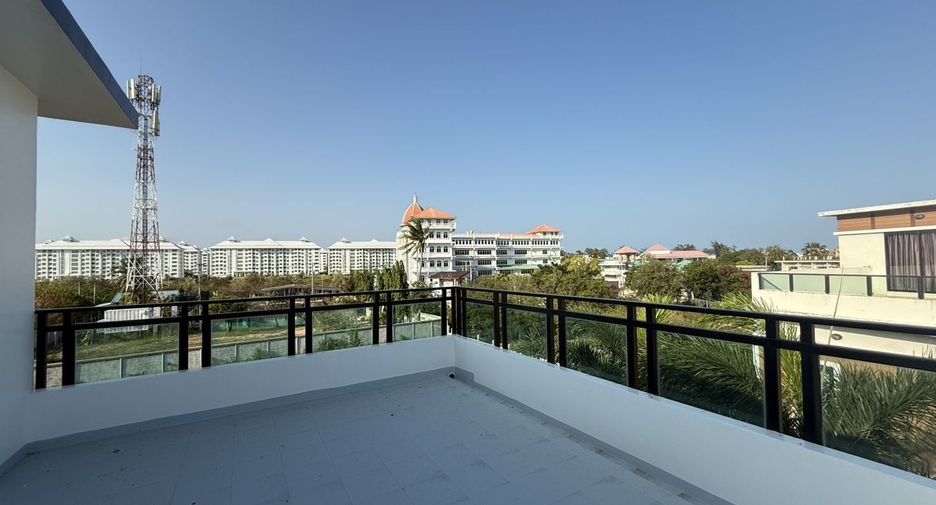 For rent 3 bedrooms townhouse in Cha Am, Phetchaburi