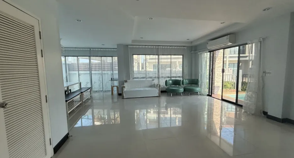 Casa adosada en alquiler de 3 habitaciones en Cha Am, Phetchaburi