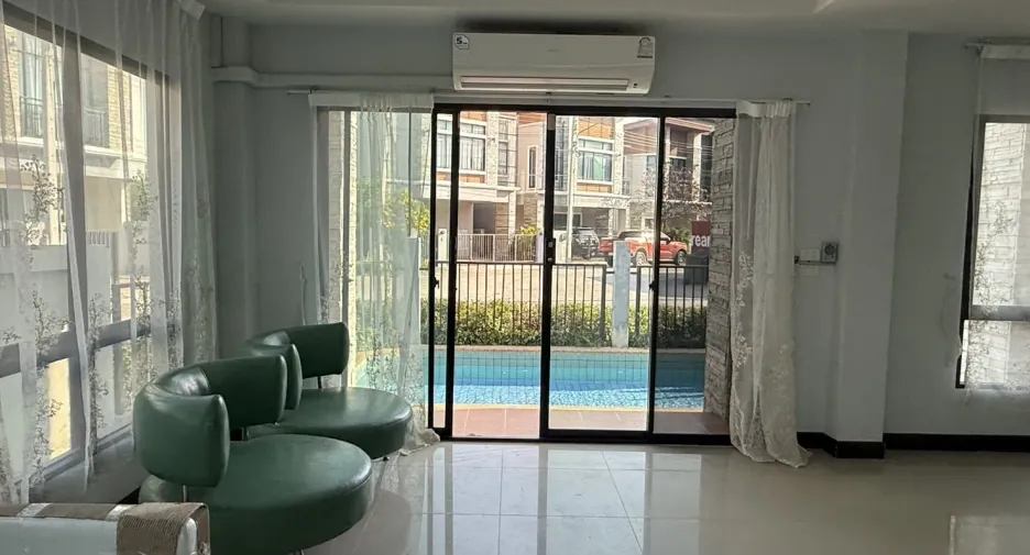 Casa adosada en alquiler de 3 habitaciones en Cha Am, Phetchaburi