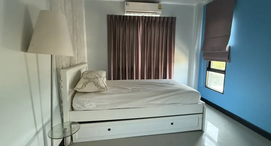 Casa adosada en alquiler de 3 habitaciones en Cha Am, Phetchaburi
