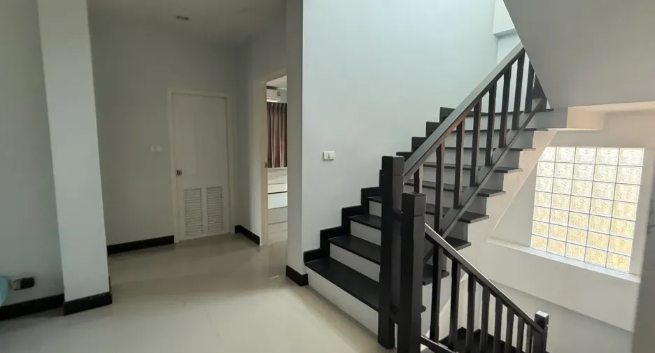 Casa adosada en alquiler de 3 habitaciones en Cha Am, Phetchaburi