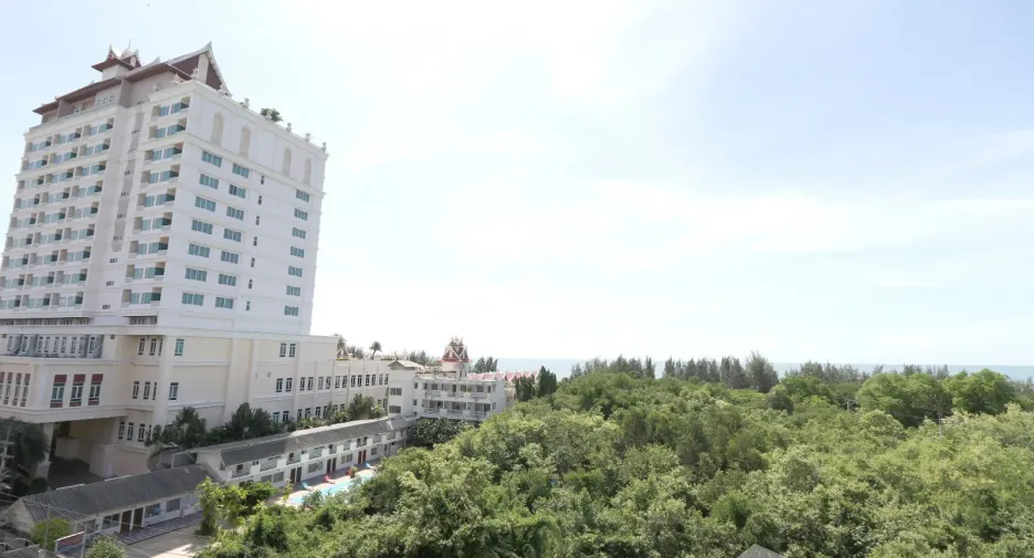 Продажа 2 спальни кондо в Ча Ам, Пхетбури