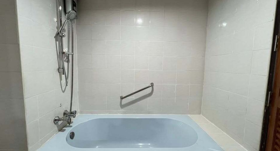 For sale studio condo in Phaya Thai, Bangkok