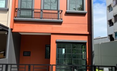 Продажа 2 спальни таунхаус в Bang Phli, Самутпракан