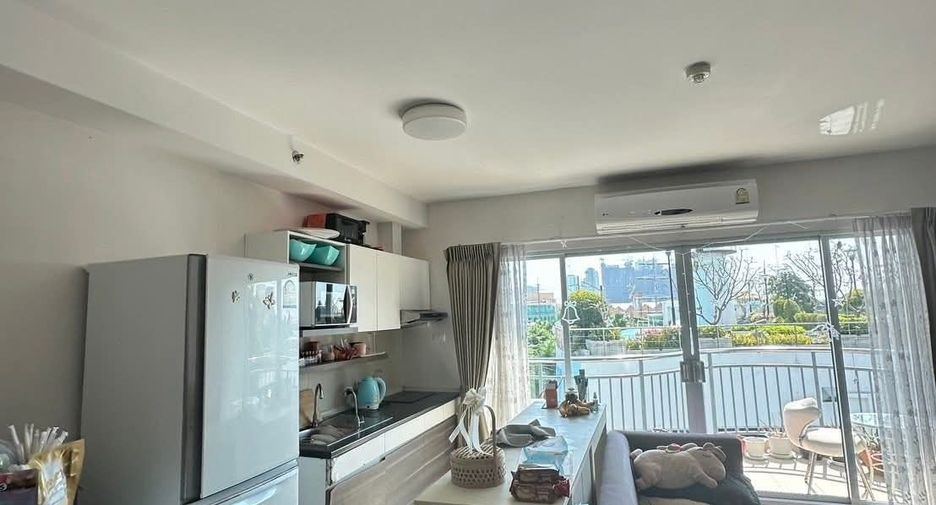 For rent 2 bedrooms condo in Bang Lamung, Chonburi