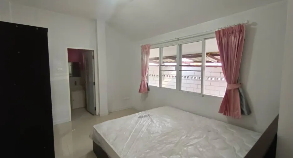 For sale 2 bedrooms house in Mueang Chiang Mai, Chiang Mai