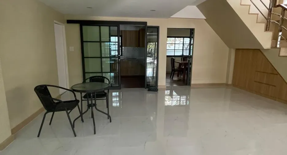For rent 3 bedrooms house in Mueang Chiang Mai, Chiang Mai