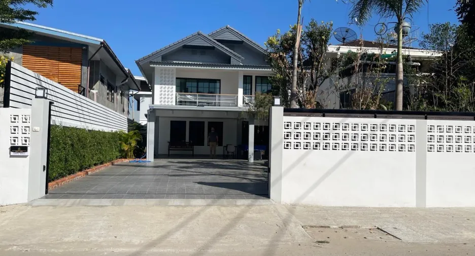 For rent 3 bedrooms house in Mueang Chiang Mai, Chiang Mai