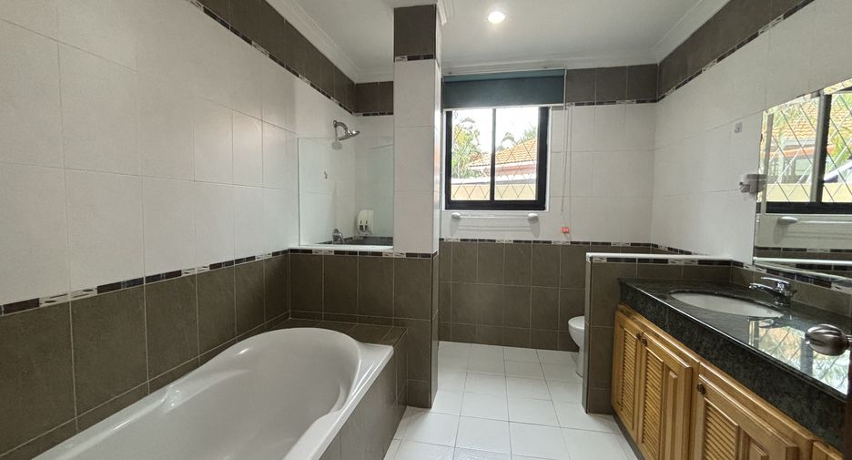 For rent 3 bedrooms villa in Hua Hin, Prachuap Khiri Khan