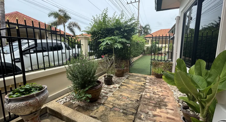 For rent 3 bedrooms villa in Hua Hin, Prachuap Khiri Khan