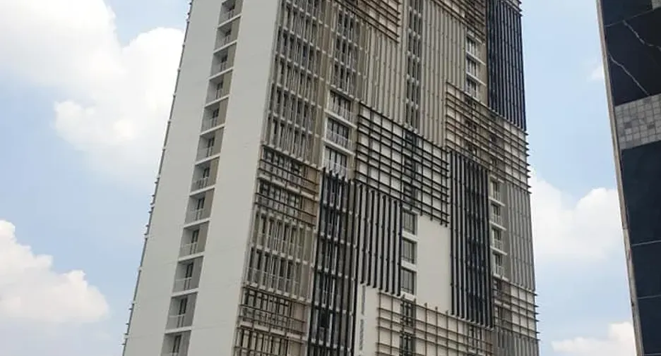 For sale studio condo in Khlong Toei, Bangkok