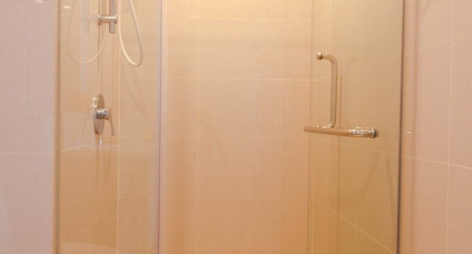 For sale and for rent 2 bedrooms condo in Si Racha, Chonburi