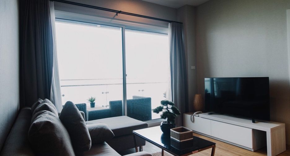 For sale and for rent 2 bedrooms condo in Si Racha, Chonburi