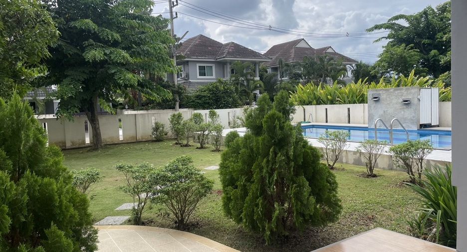 Casa en alquiler de 6 habitaciones en San Sai, Chiang Mai
