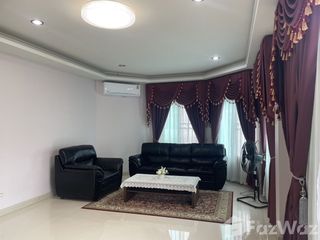 For rent 6 bedrooms house in San Sai, Chiang Mai