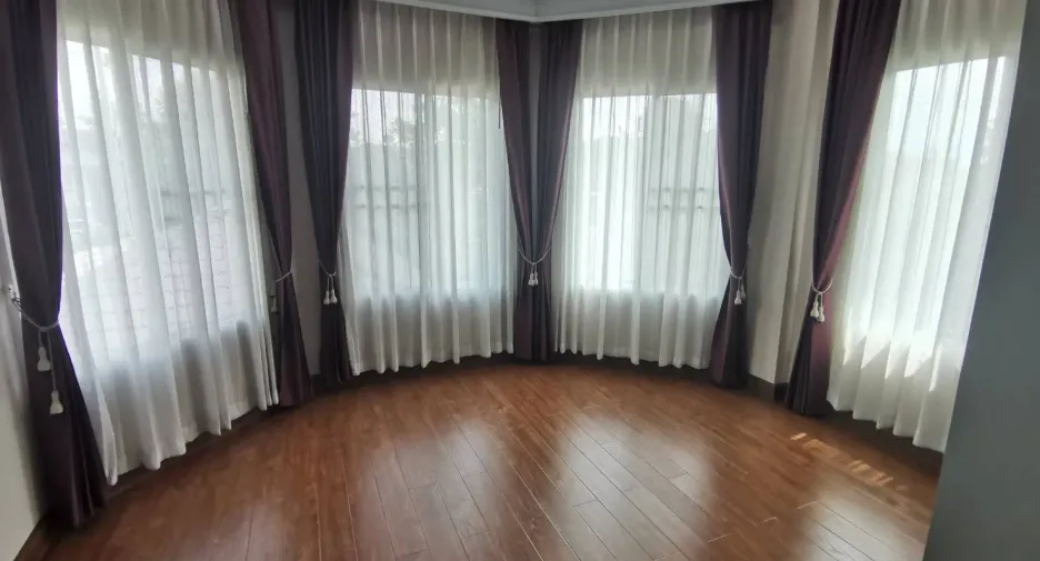 Casa en alquiler de 6 habitaciones en San Sai, Chiang Mai