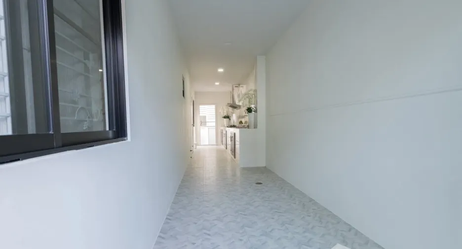 For sale 4 bedrooms house in Saraphi, Chiang Mai