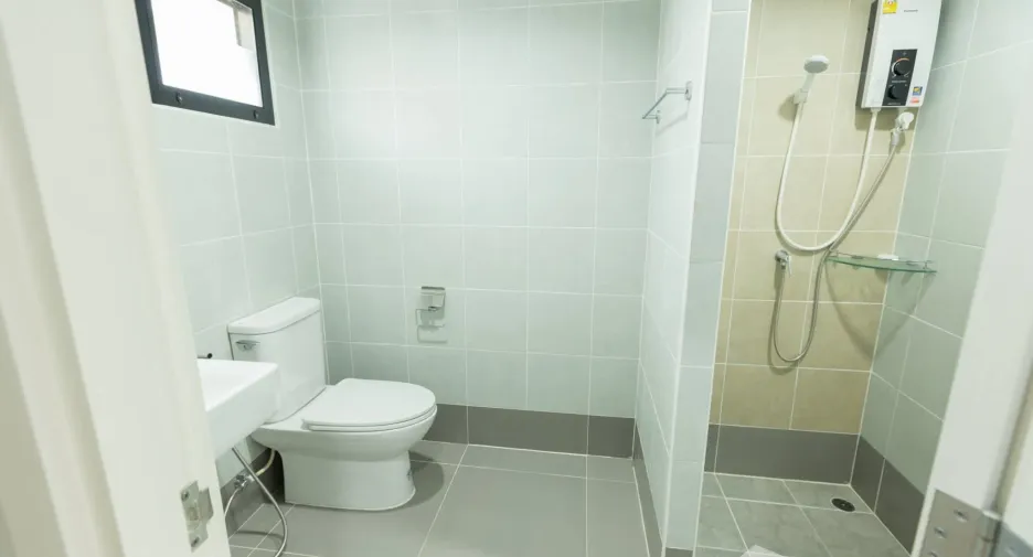 For sale 4 bedrooms house in Saraphi, Chiang Mai