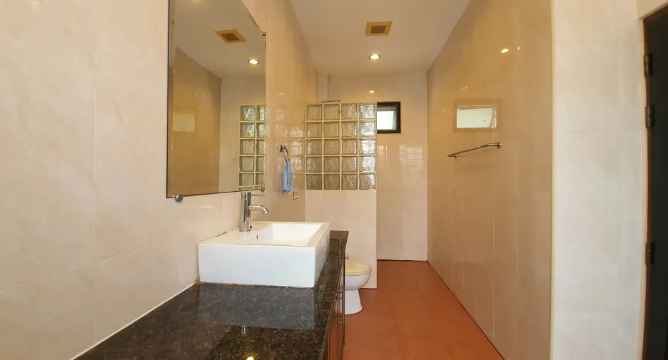 À vendre et à louer 4 chambres villa à Hua Hin, Prachuap Khiri Khan