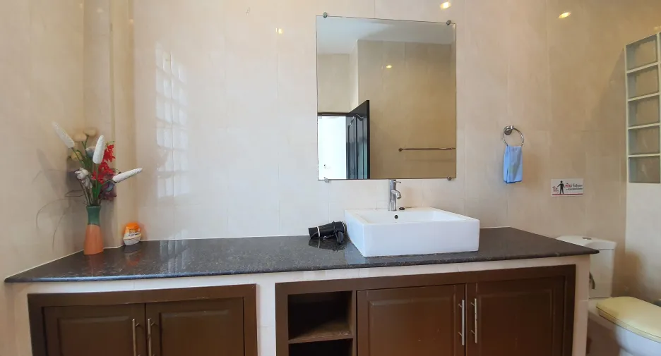 À vendre et à louer 4 chambres villa à Hua Hin, Prachuap Khiri Khan