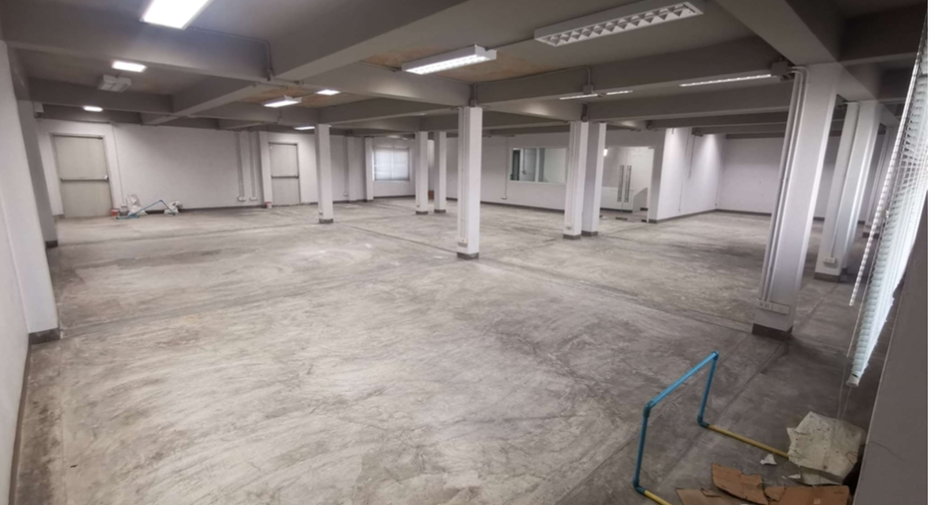 Local comercial en venta y en alquiler de 3 habitaciones en Chatuchak, Bangkok