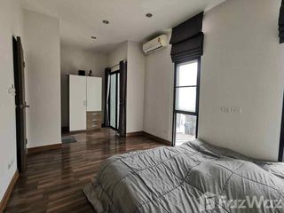 Reihenhaus zum Kauf mit 4 Zimmer in Saraphi, Chiang Mai