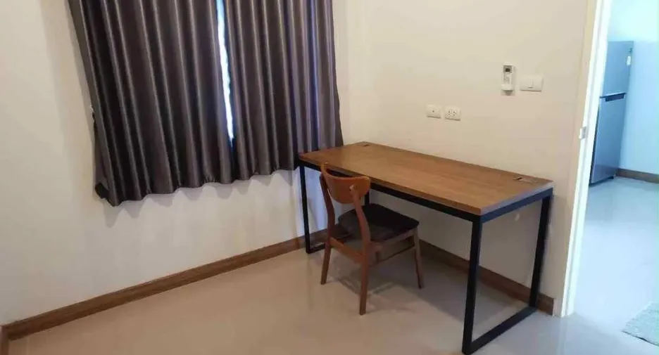 For sale 4 bedrooms townhouse in Saraphi, Chiang Mai