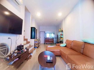 Casa adosada en venta de 4 habitaciones en Saraphi, Chiang Mai