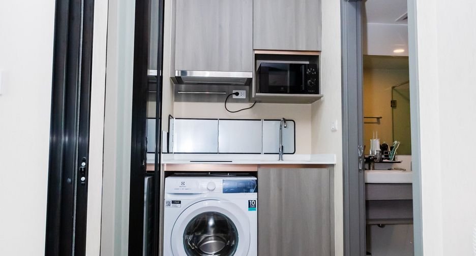 For sale 1 bed condo in Mueang Samut Prakan, Samut Prakan