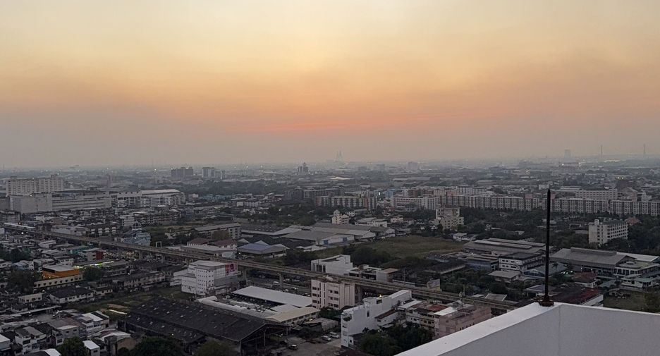 For sale 1 bed condo in Mueang Samut Prakan, Samut Prakan