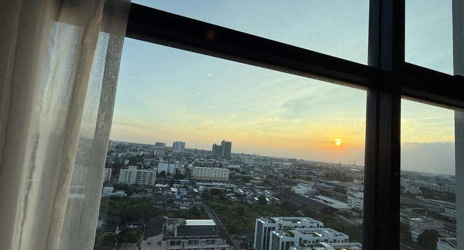 For sale 1 bed condo in Mueang Samut Prakan, Samut Prakan