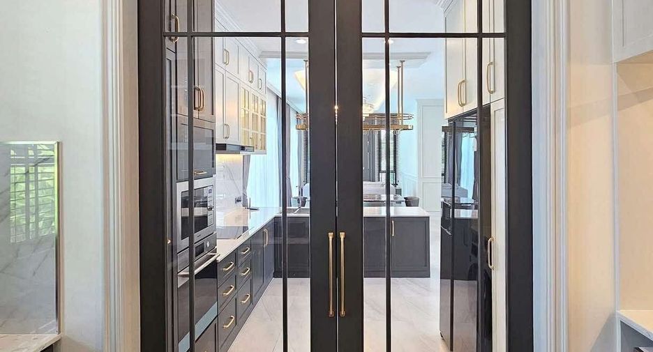 For sale 5 bedrooms villa in Hang Dong, Chiang Mai