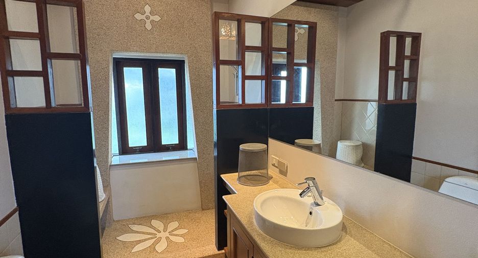 Villa zum Kauf mit 4 Zimmer in Bang Lamung, Chonburi