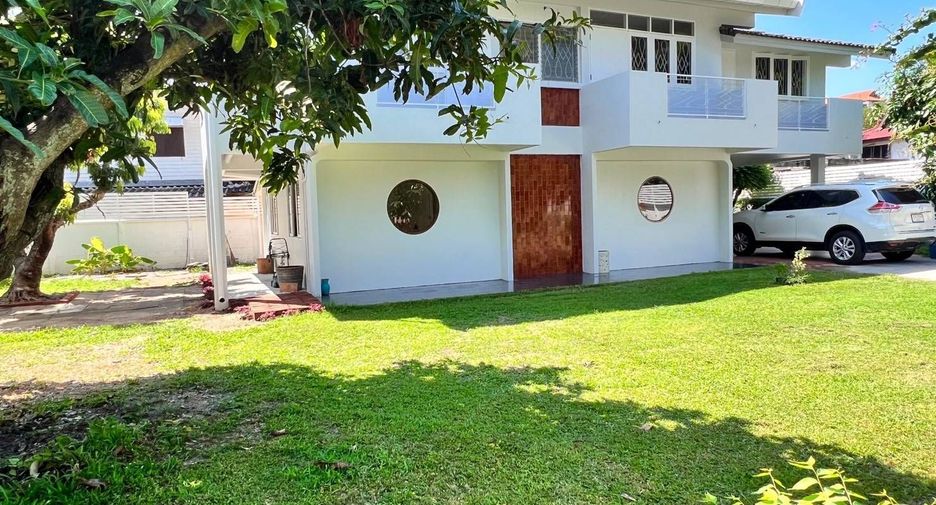 For sale 5 bedrooms house in Mueang Chiang Mai, Chiang Mai