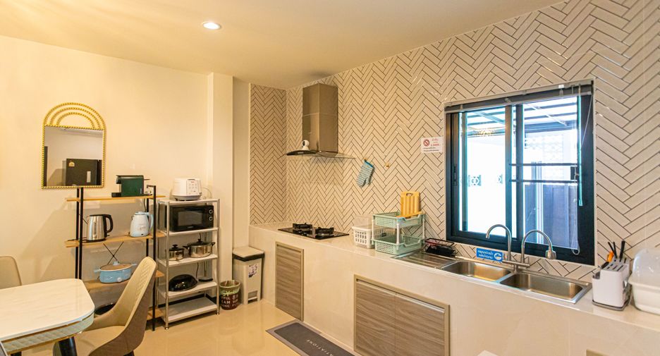 For sale and for rent 4 bedrooms villa in San Sai, Chiang Mai