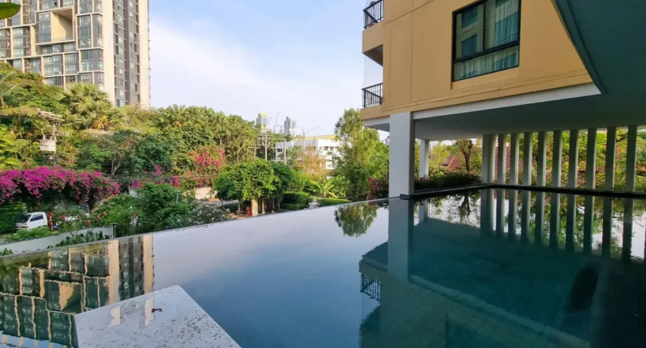 For sale studio condo in Bang Na, Bangkok