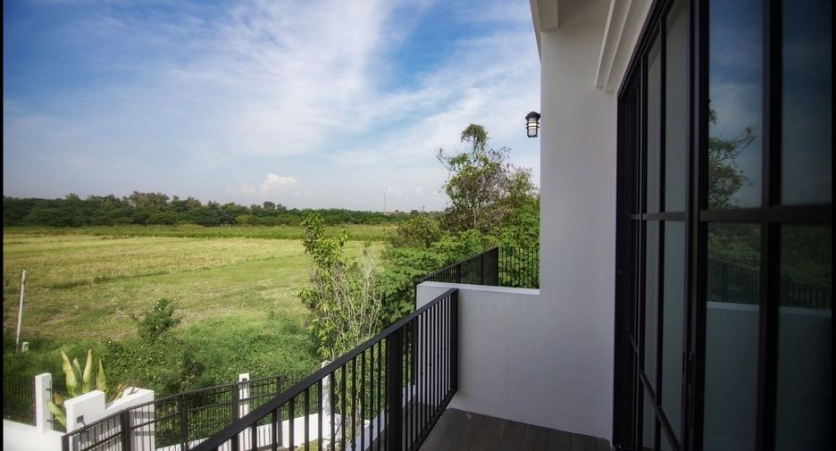 Casa en venta de 3 habitaciones en San Kamphaeng, Chiang Mai