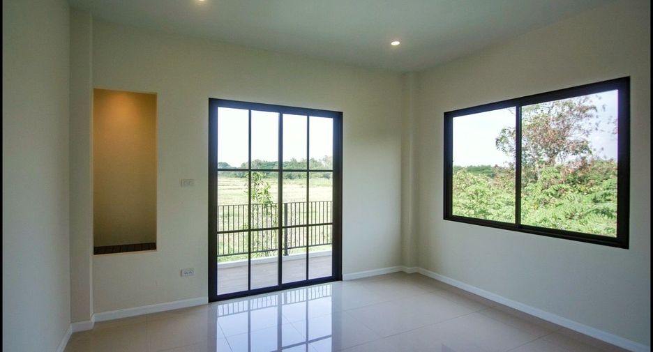 Casa en venta de 3 habitaciones en San Kamphaeng, Chiang Mai