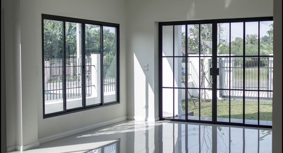 Casa en venta de 3 habitaciones en San Kamphaeng, Chiang Mai