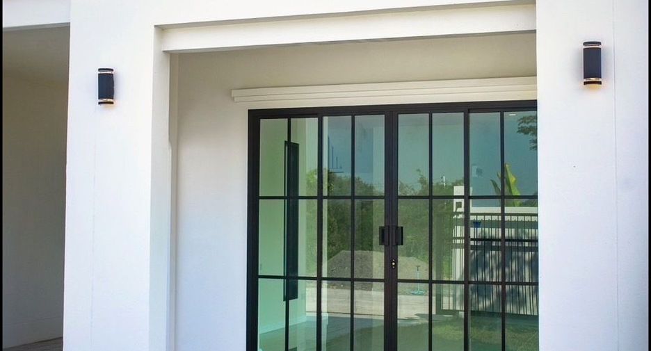 Casa en venta de 3 habitaciones en San Kamphaeng, Chiang Mai