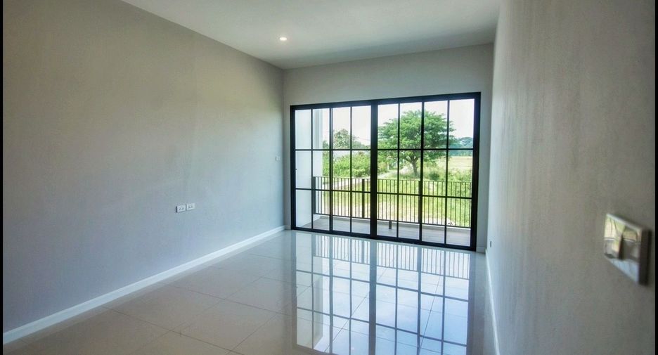 Casa en venta de 3 habitaciones en San Kamphaeng, Chiang Mai