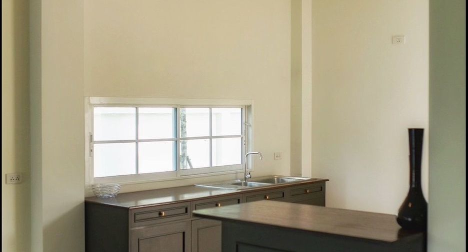 Casa en venta de 3 habitaciones en San Kamphaeng, Chiang Mai