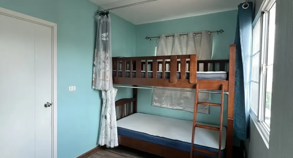Gewerbefläche zur Miete mit 3 Zimmer in Mueang Chiang Mai, Chiang Mai