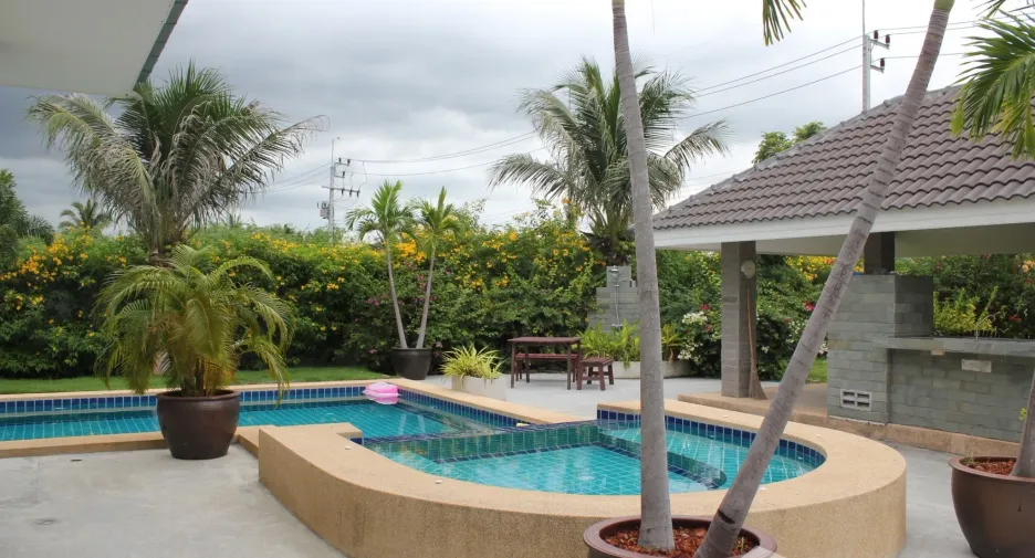 For rent 5 bedrooms villa in Hua Hin, Prachuap Khiri Khan